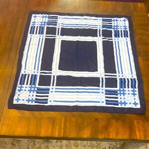 scarf vintage blue and white design nwot 100% polyester